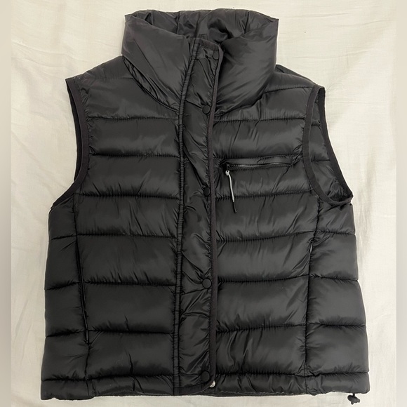 Zara Jackets & Blazers - Zara black puffer vest